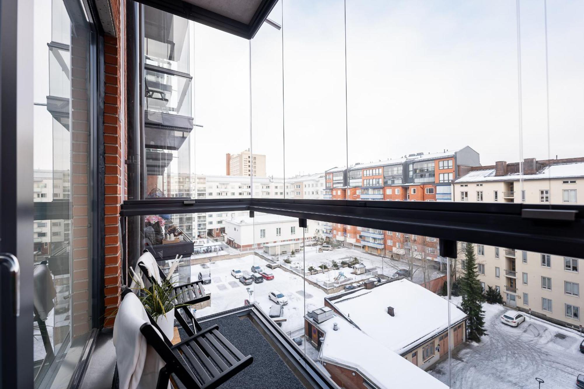 Great Location, Quiet And New With Balcony&Cafe Apartment Tampere Ngoại thất bức ảnh